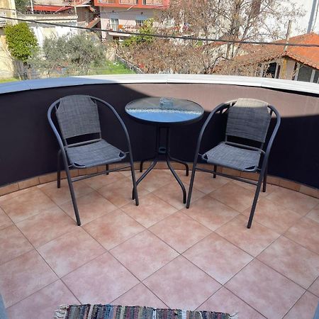 Aretoysa Center Luxury Suites 2 Néa Péramos 외부 사진