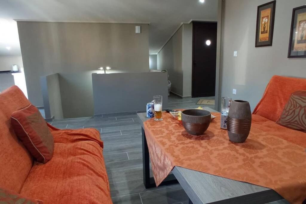 Aretoysa Center Luxury Suites 2 Néa Péramos 외부 사진