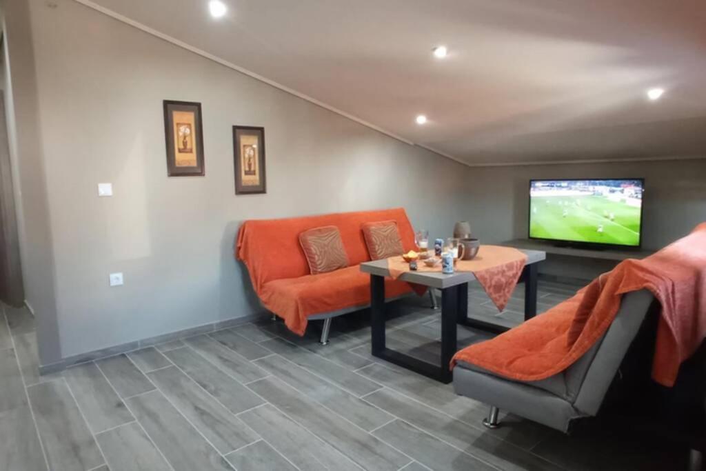 Aretoysa Center Luxury Suites 2 Néa Péramos 외부 사진