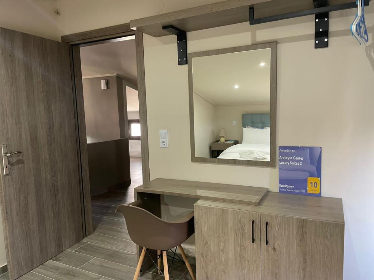 Aretoysa Center Luxury Suites 2 Néa Péramos 외부 사진